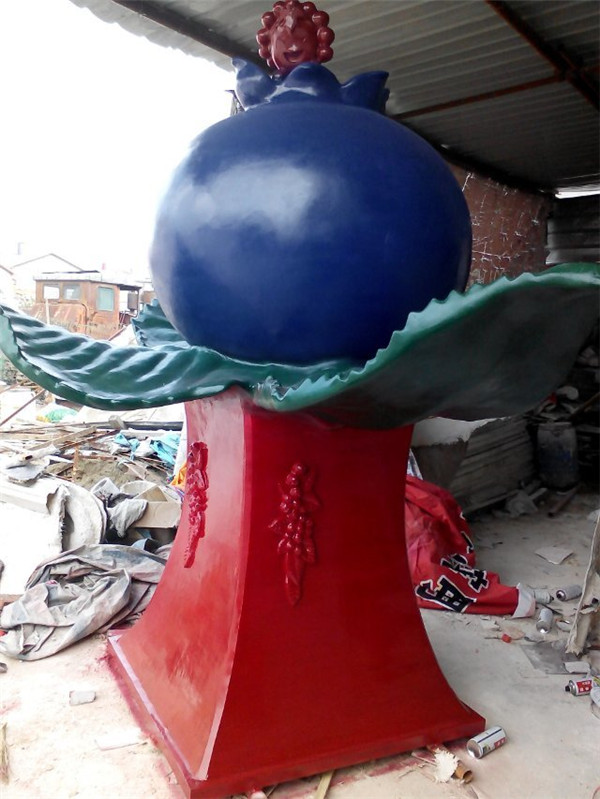 中国北极冰蓝莓酒庄  蓝莓主题雕塑施工制作 (2)